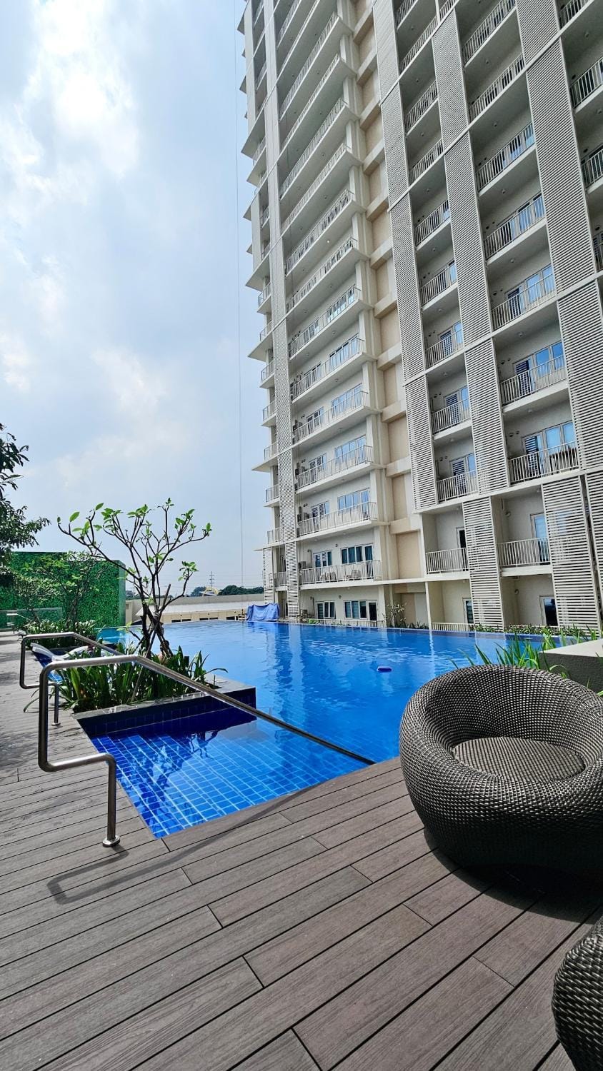 Property building, Pool view, Swimming pool, sunbed