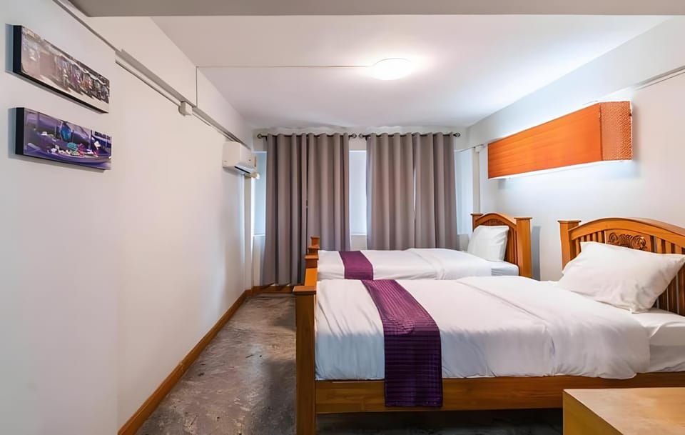 Bed, Photo of the whole room, Bedroom, air conditioner