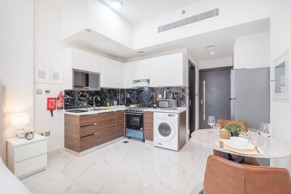 Free housekeeping visits during your stay - StayShort - Magnificent Studio Living in Al Barsha South Apartment in Dubai