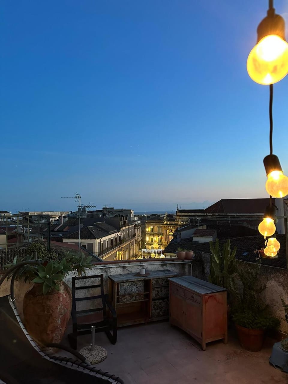 Night, View (from property/room), Balcony/Terrace, Balcony/Terrace, City view, Landmark view, Mountain view, Sea view, Street view, Quiet street view