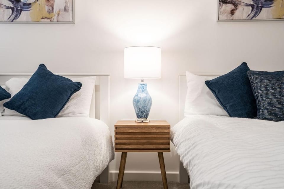 Spacious 3BR Near Wembley Stadium - Sleeps 12 Apartment in Wembley