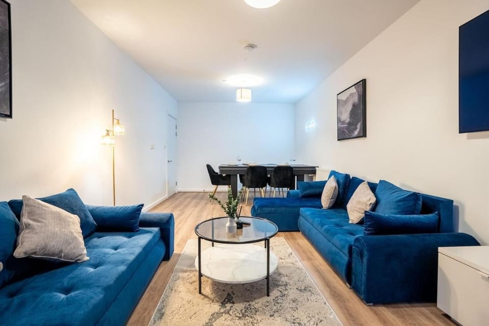 Spacious 3BR Near Wembley Stadium - Sleeps 12 Apartment in Wembley