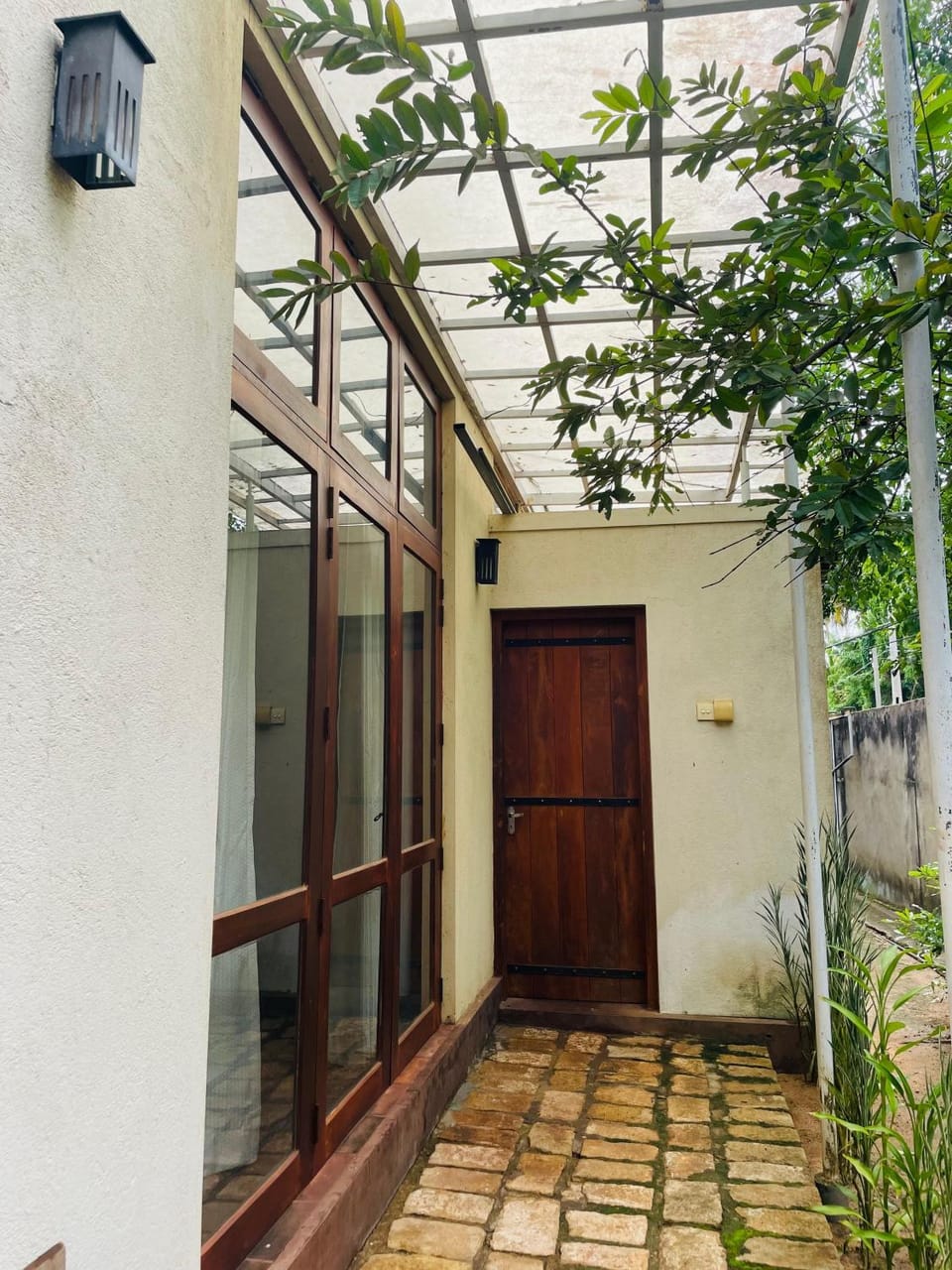 Facade/entrance