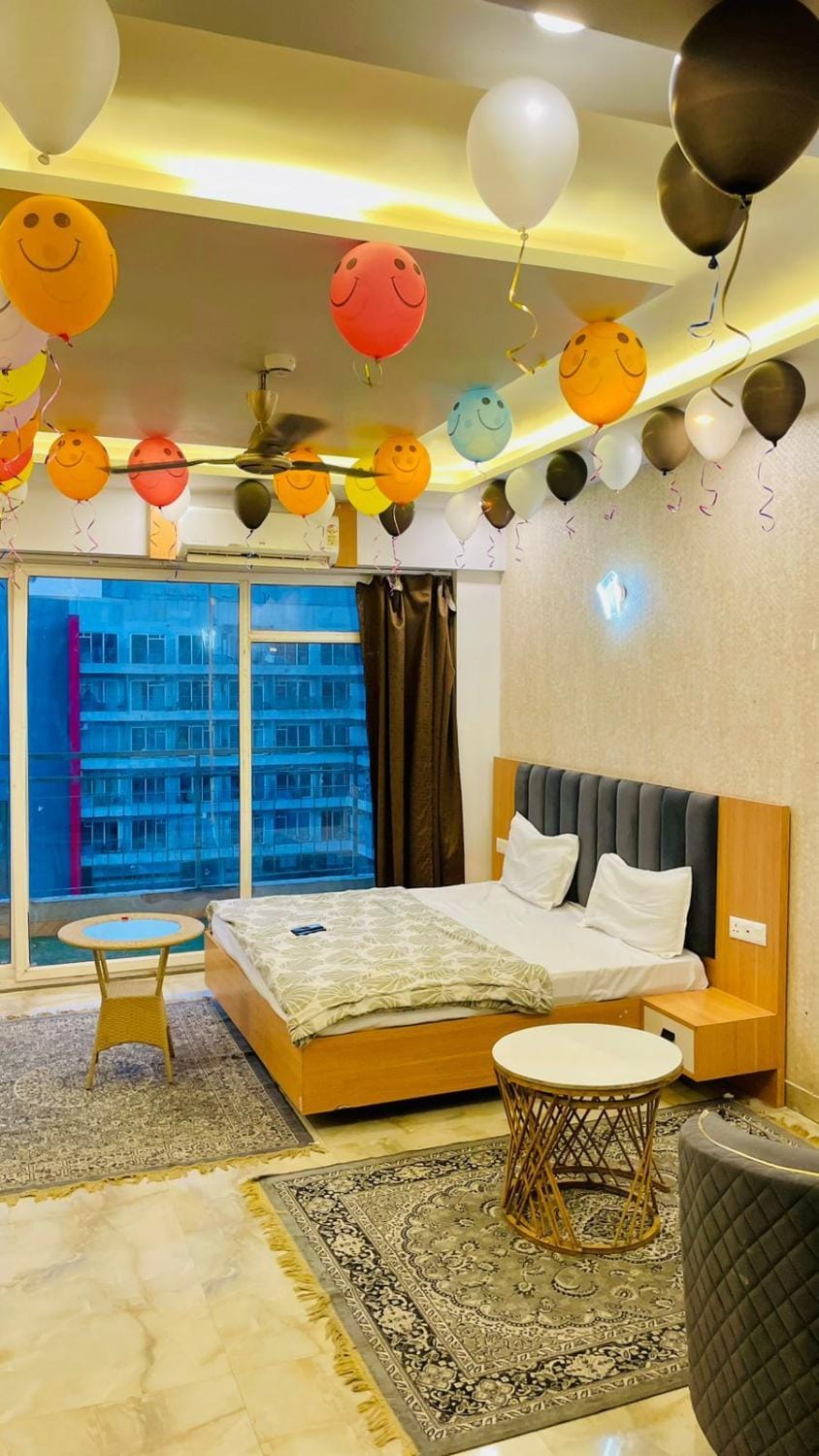 kanishk studio Apartment in Noida