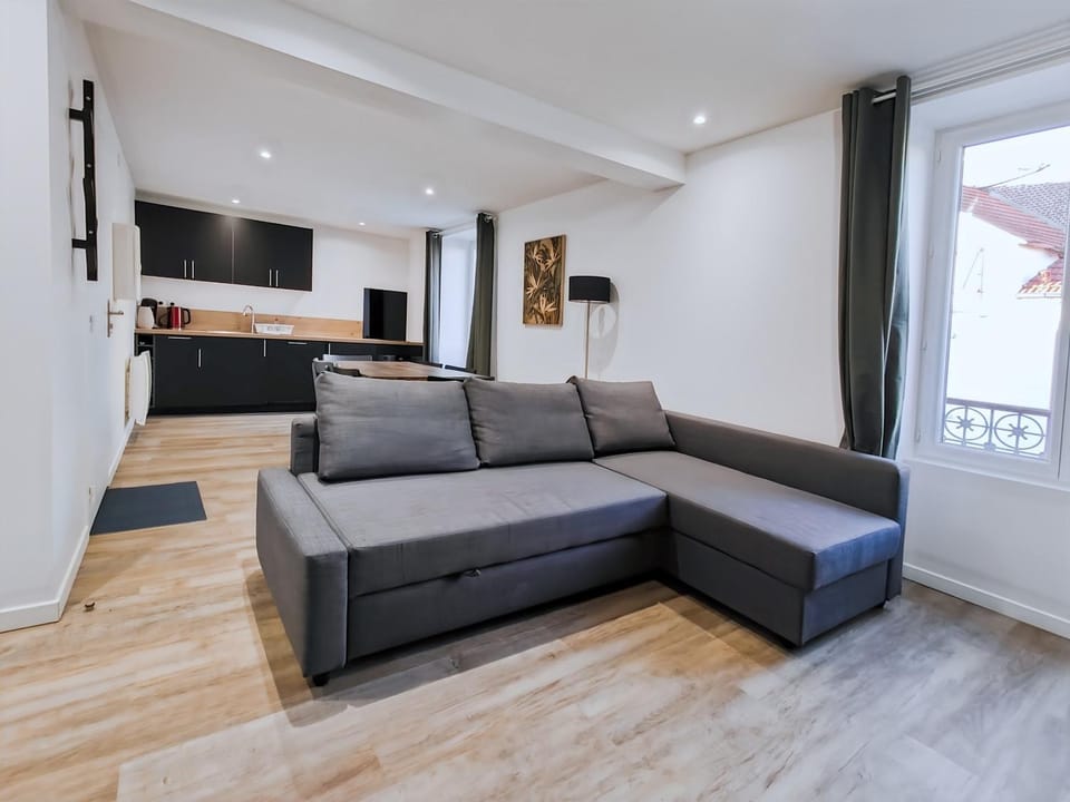 Kitchen or kitchenette, Living room, Seating area