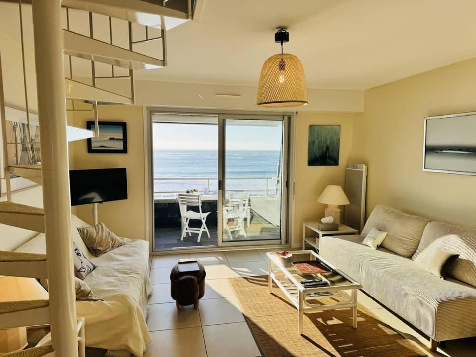 Les Courlis, appt vue mer 2 chambres, parking, centre-ville, classé 2 étoiles Apartment in Quiberon