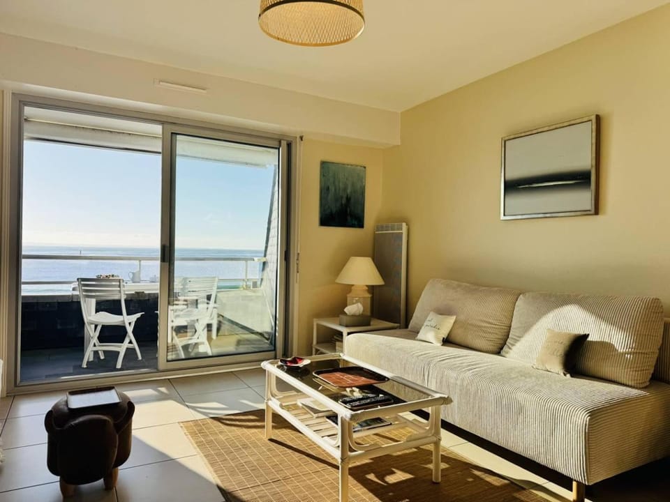 Les Courlis, appt vue mer 2 chambres, parking, centre-ville, classé 2 étoiles Apartment in Quiberon