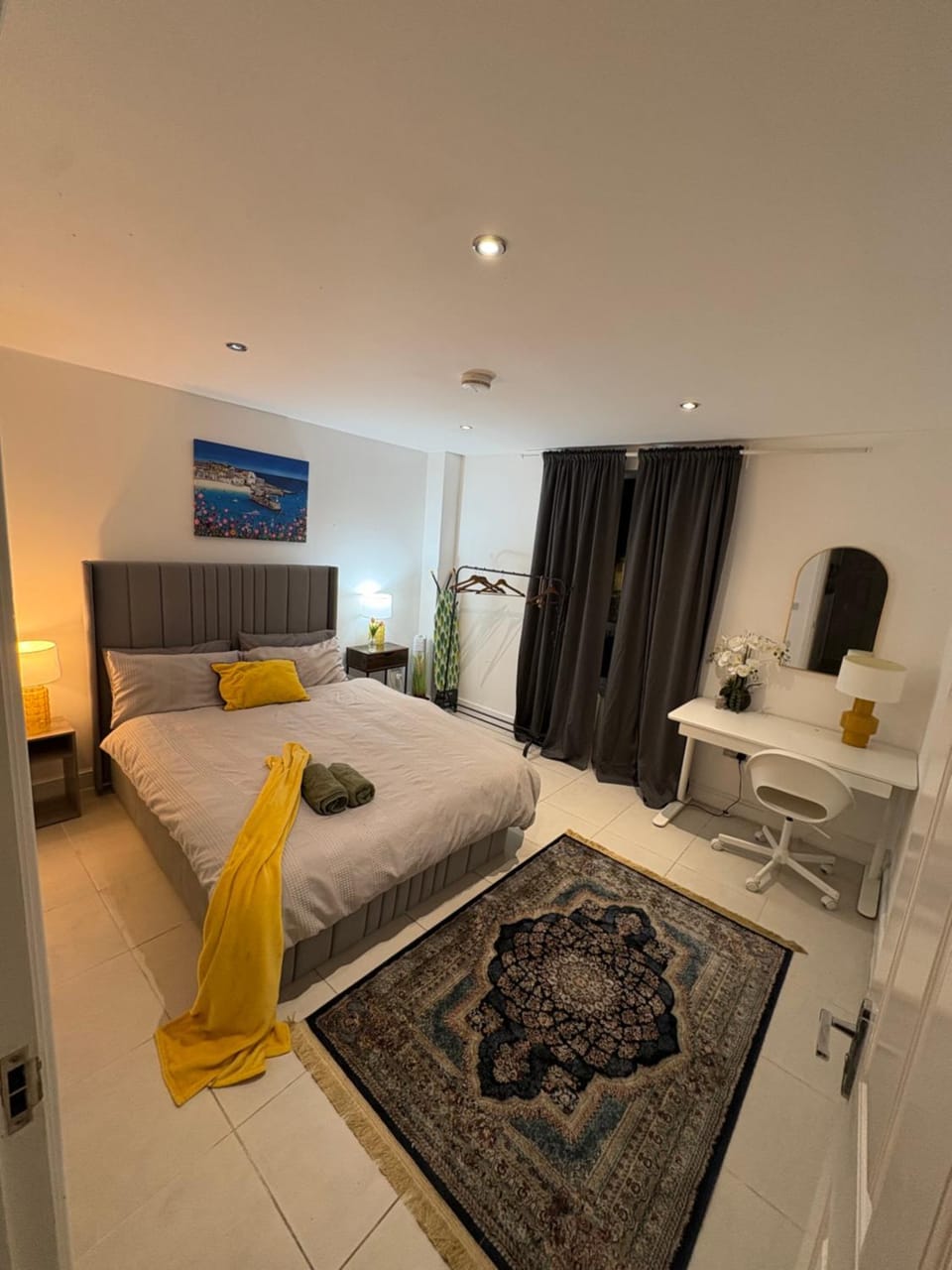 Tower Bridge Luxury Apartment with Balcony Apartment in London