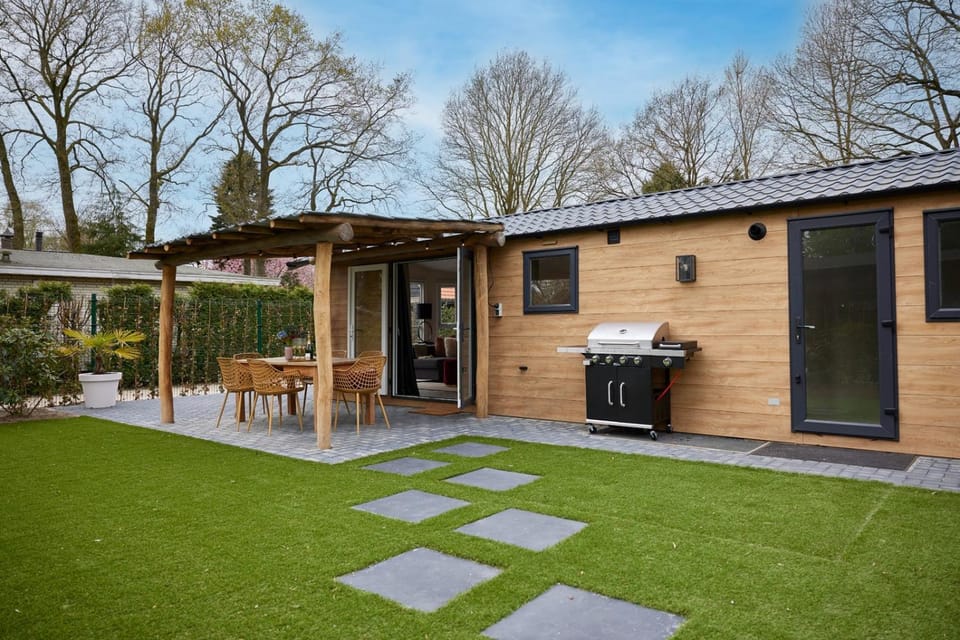 VELUWE CHALET PUTTEN - Private Garden and Sauna on Nationaal Park De Veluwe - Design Chalet with Cosy Setting Apartment in Putten