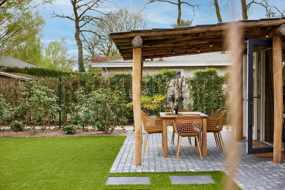 Property building, Patio, Day, Garden, Dining area, Garden view