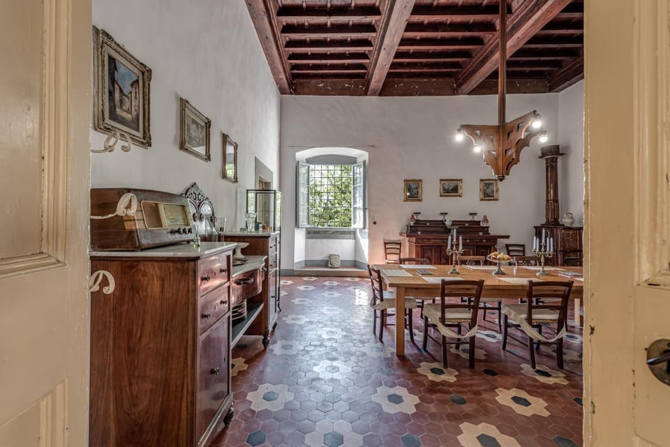 Property building, Kitchen or kitchenette, Living room