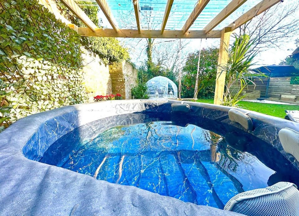 The Granary | Hot Tub-GeoDome | Idyllic escape Apartment in Wealden District
