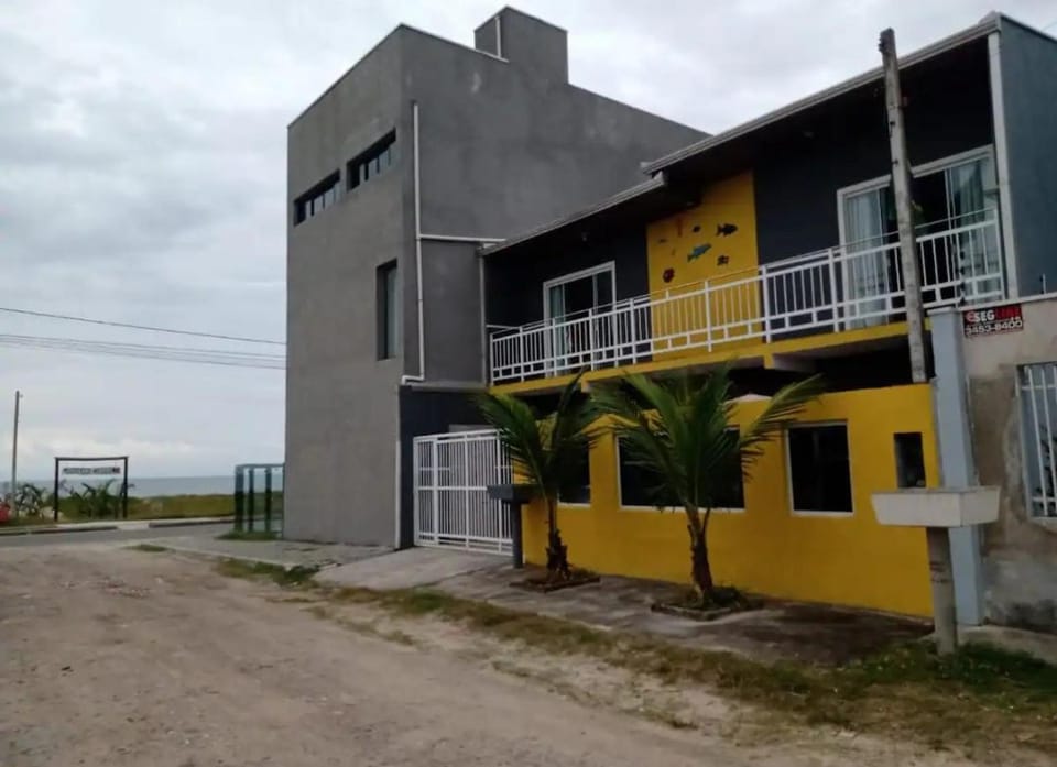 Sobrado amplo e aconchegante, onde o mar é sua janela House in State of Paraná