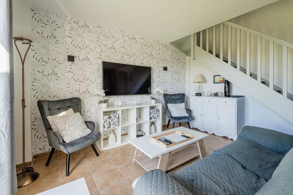 Property building, Living room