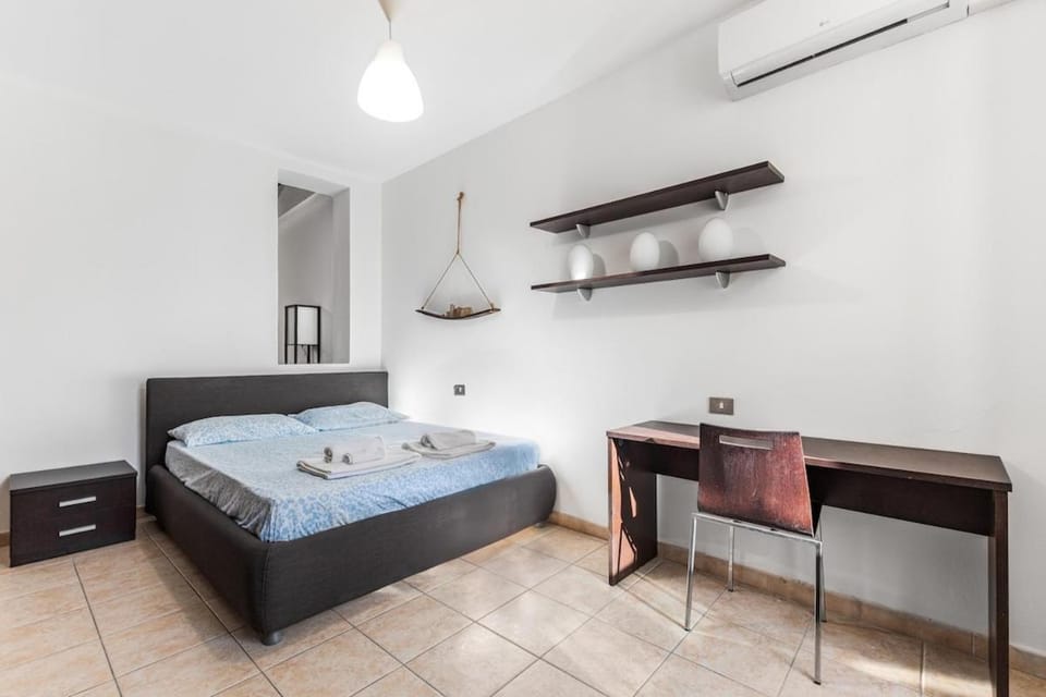 Bed, Bedroom, air conditioner