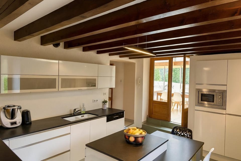 Kitchen or kitchenette, Living room