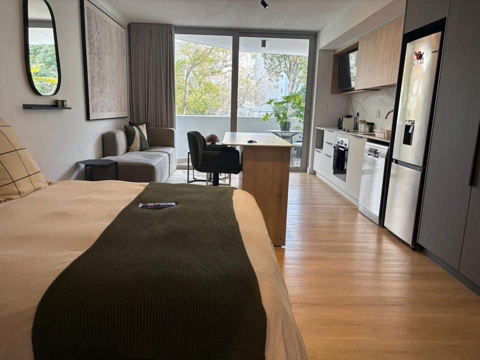 TV and multimedia, Living room, Seating area, Bedroom, oven
