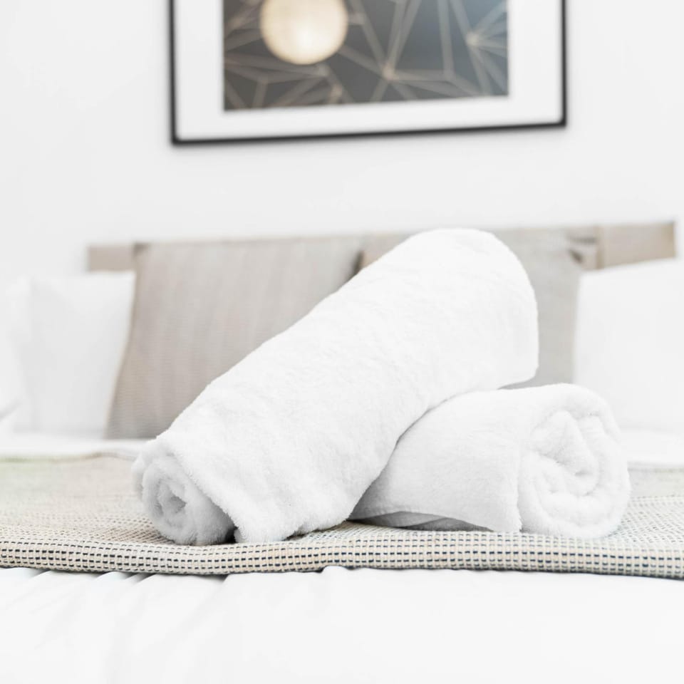 Bedroom, towels