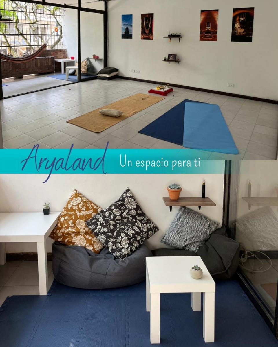 Arya Land Yoga Hostel Bed and Breakfast in Cali