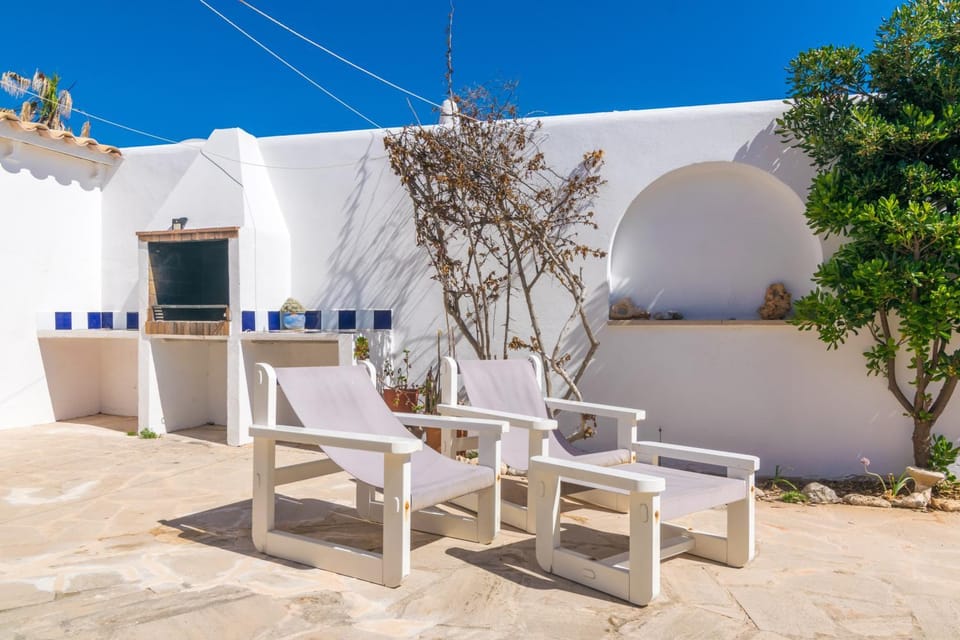 Property building, Balcony/Terrace, Living room