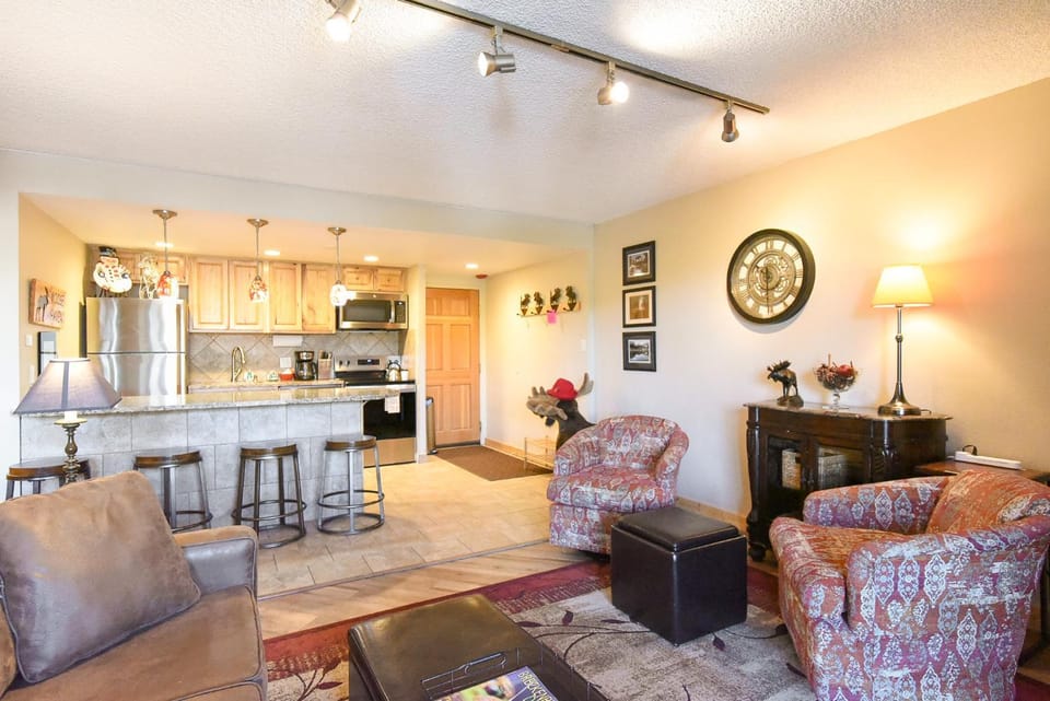 Trails End Moose Haven Condo - Ski In/Out, Walk to Town Apartment in Breckenridge