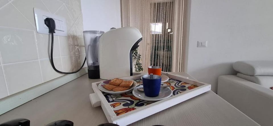 Coffee/tea facilities, Kitchen or kitchenette, Food and drinks