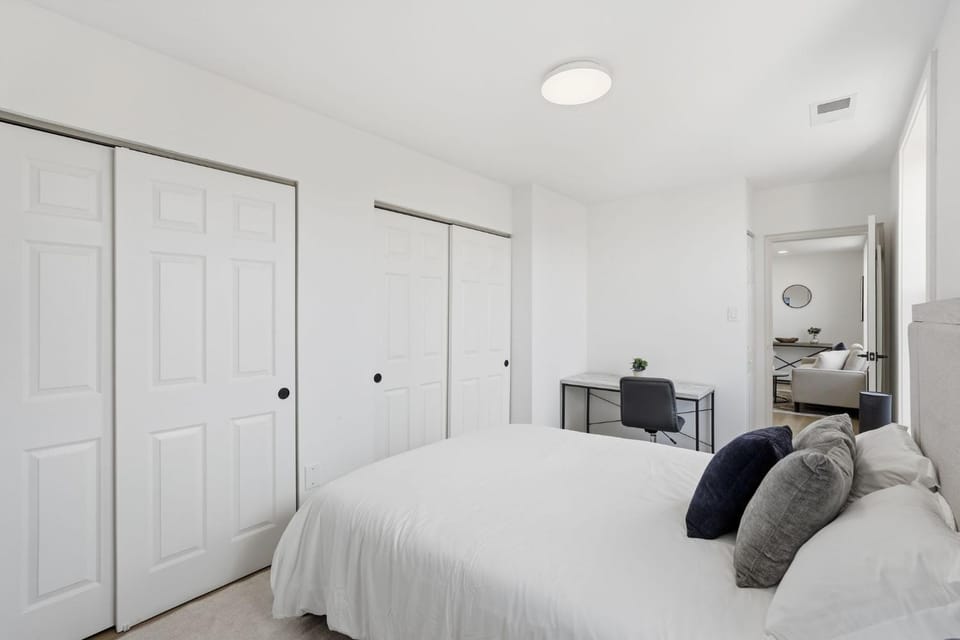 Carriage House Stylish 1BR Retreat House in Philadelphia