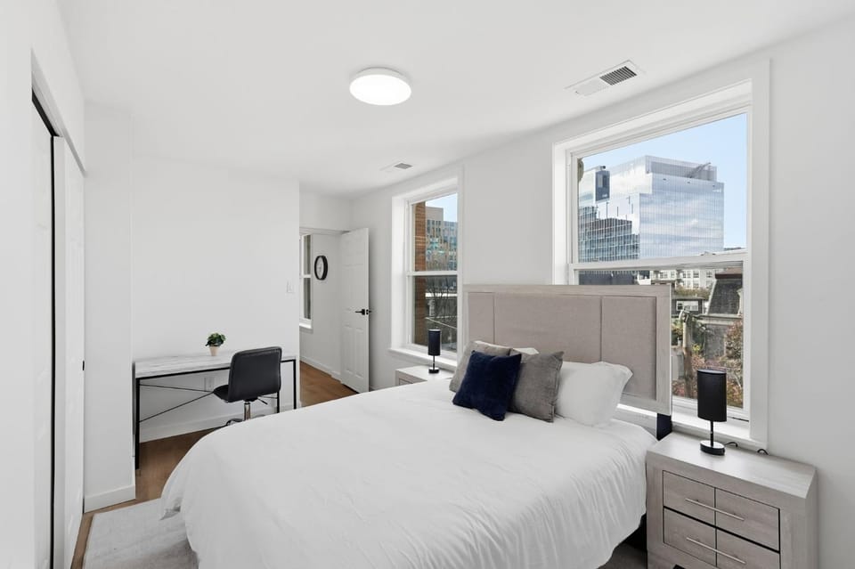 Carriage House Stylish 1BR Retreat House in Philadelphia