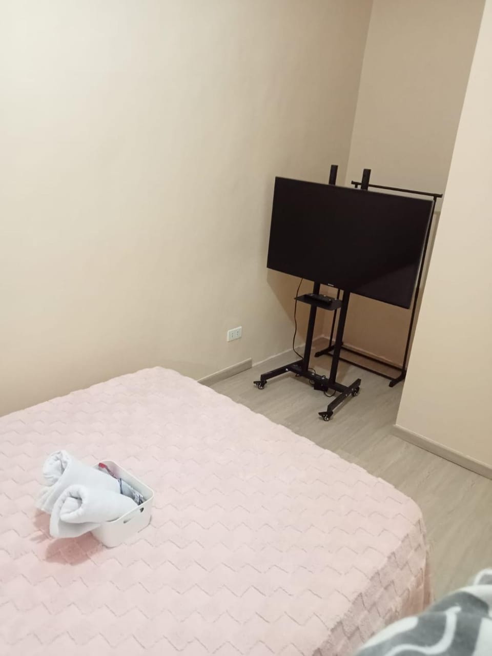 Bed, TV and multimedia