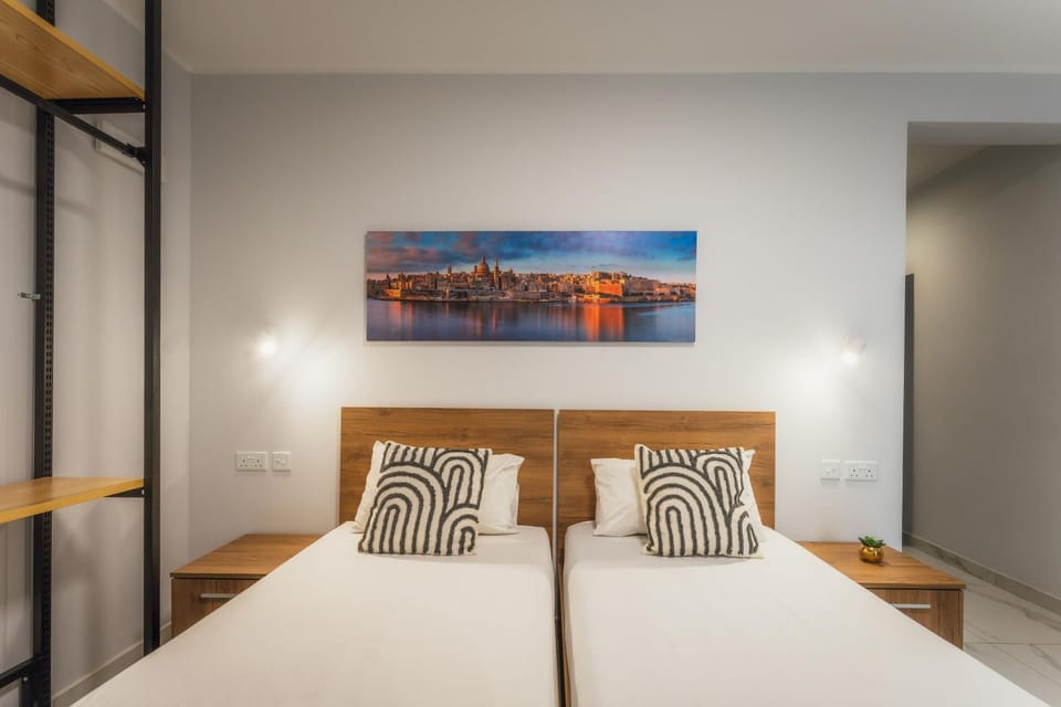 NEW - Only Suites Unit 1 Modern 2-Bedroom apartment with common heated Jacuzzi by SF Homes Apartment in Saint Julians