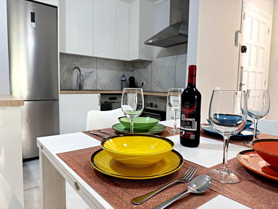 Kitchen or kitchenette, Decorative detail, Dining area, stove