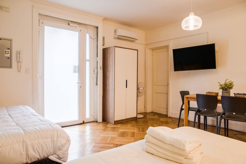 Metro to Fun 1BR near Bellavista & Hospital Apartment in Providencia