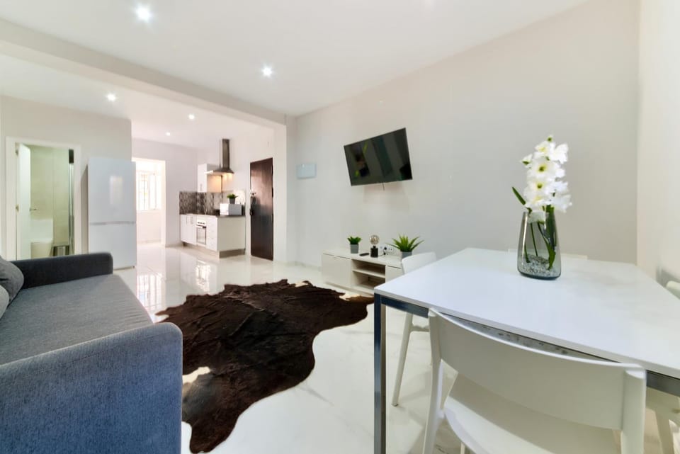 TV and multimedia, Living room, Lounge or bar