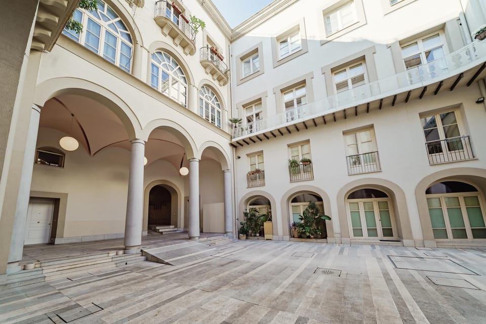 Hybrid Icon Rooms Gallery City Center Apartment in Palermo