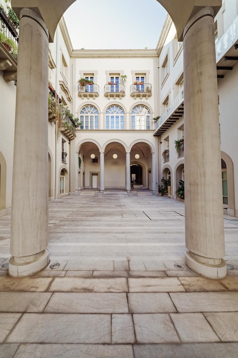 Property building, Facade/entrance, Location