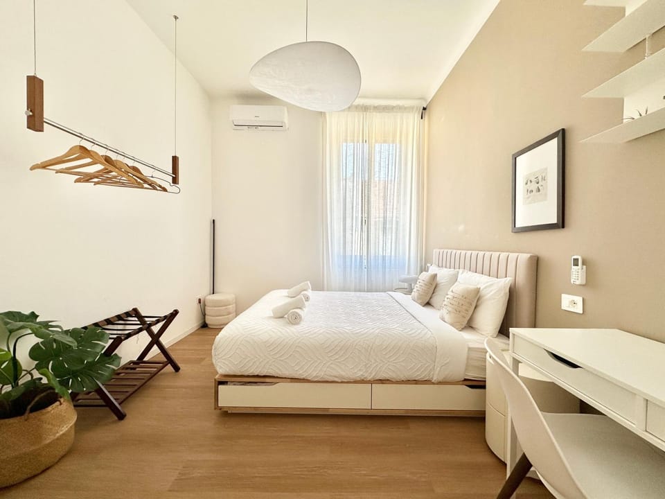 Sempione Designer Home 2 Bedrooms 24H Supermarket Nightlife Tram to Duomo Apartment in Milan