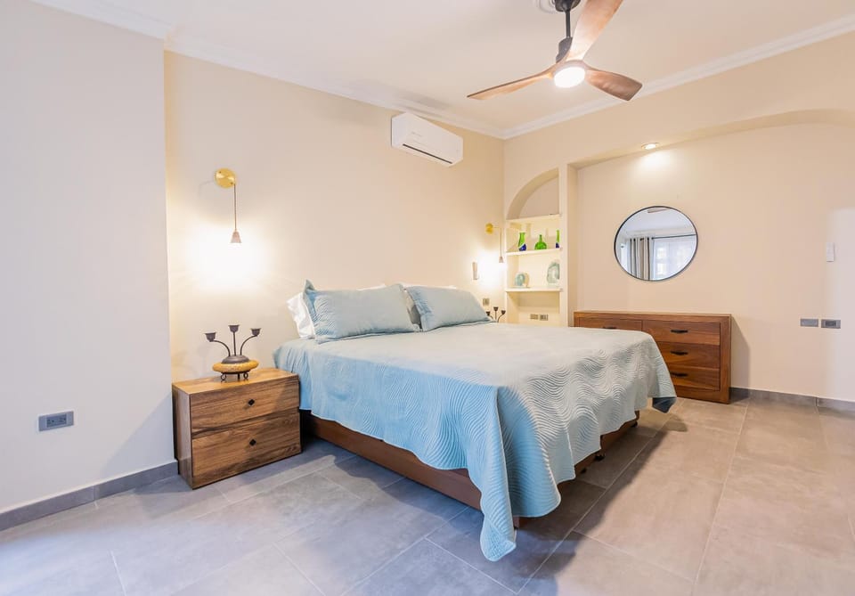 Bed, Photo of the whole room, Bedroom, air conditioner