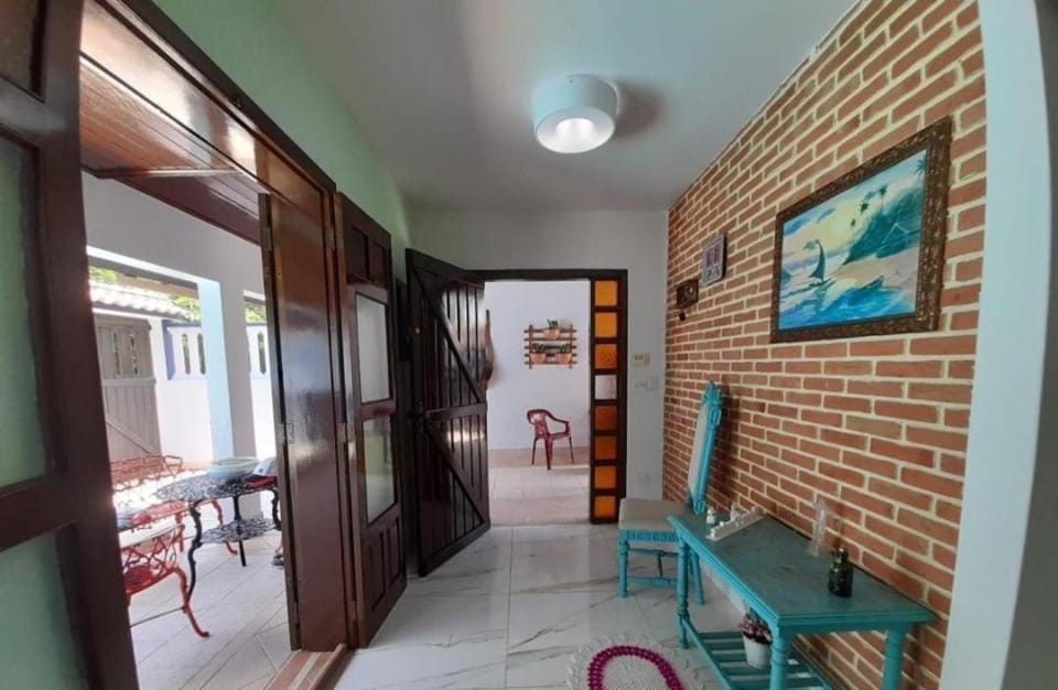 Casa em Peruíbe com piscina House in Peruíbe