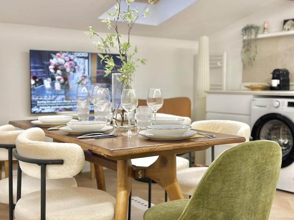 TV and multimedia, Kitchen or kitchenette, Living room, Dining area, pet friendly