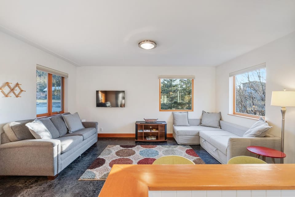 Alaska Slopes - Hot Tub, Gym & Guest House House in Girdwood