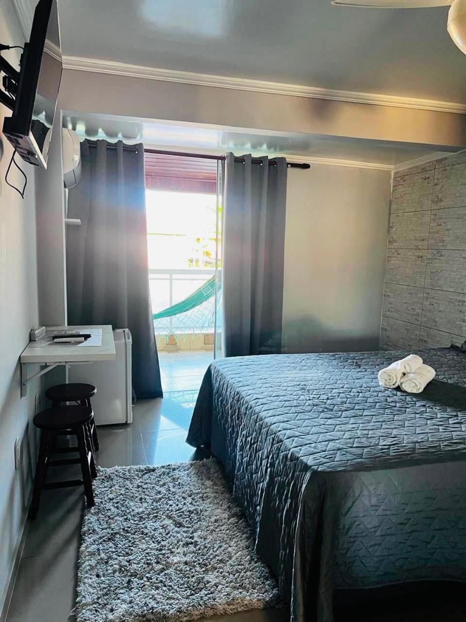 G2 Hospedagem Suites & Loft Praia Dos Anjos Bed and Breakfast in State of Rio de Janeiro