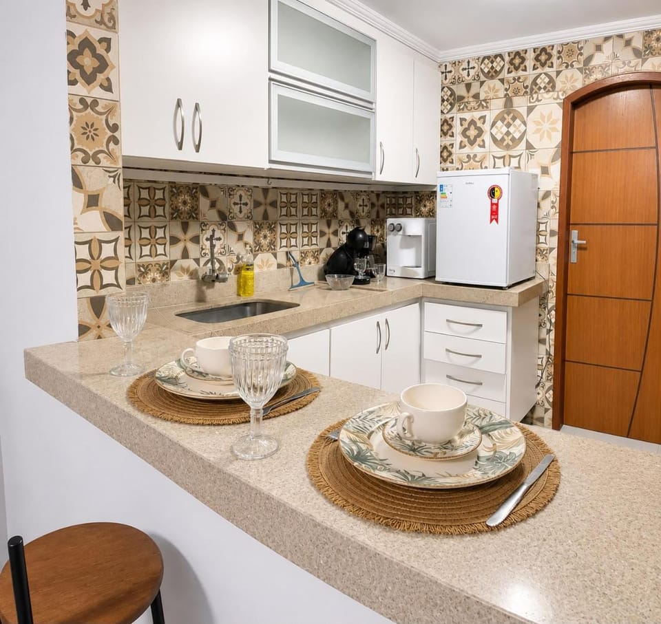 G2 Hospedagem Suites & Studio Praia Dos Anjos Bed and Breakfast in State of Rio de Janeiro