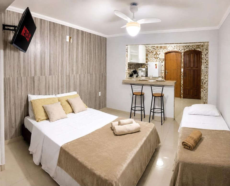 Bed, TV and multimedia, Photo of the whole room, towels, air conditioner