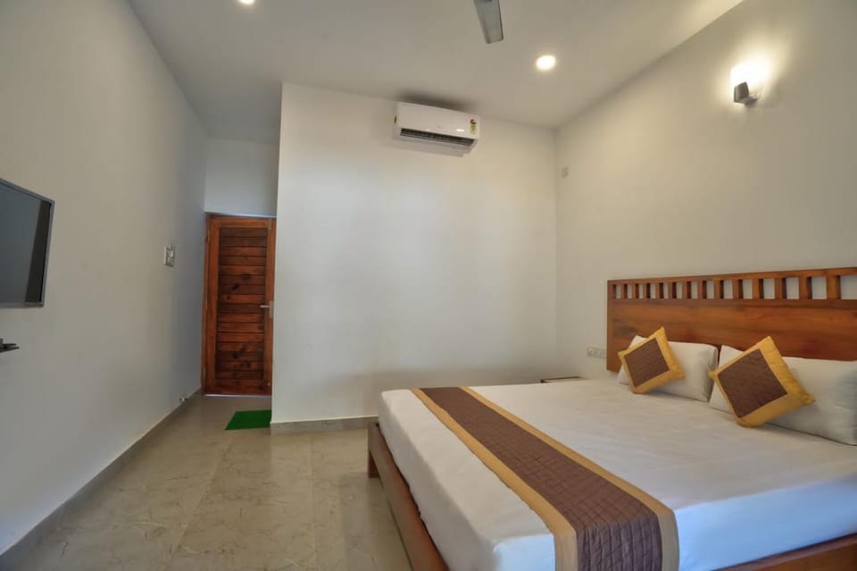 Goa Radha Krishna holiday Hotel in Calangute