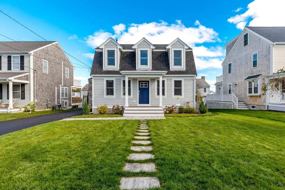 Coastal Retreat with pool and walk to beach House in Sandwich
