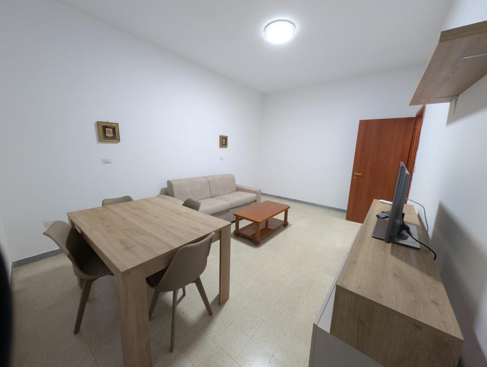Communal lounge/ TV room, TV and multimedia, air conditioner