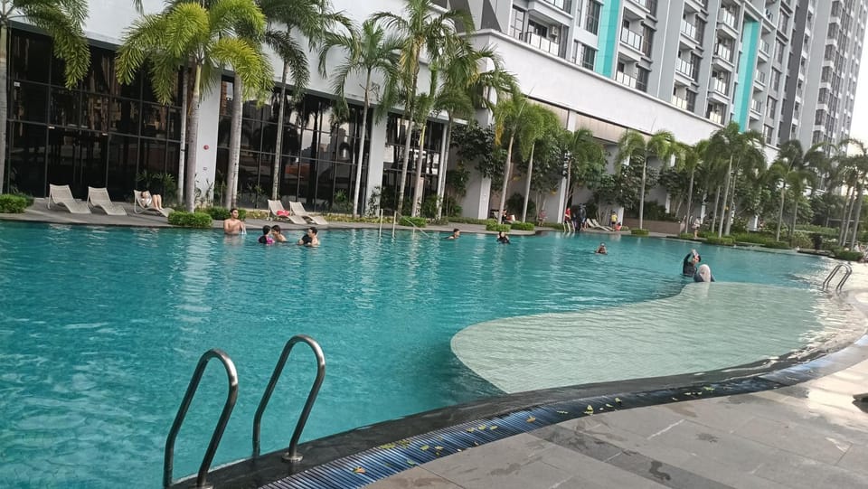 Swimming pool, Swimming pool