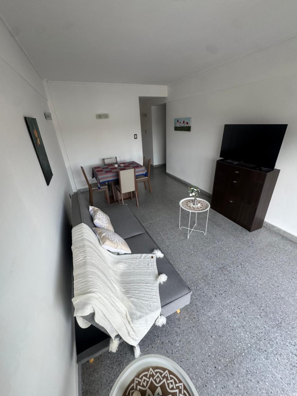 TV and multimedia, Living room, Seating area, Evening entertainment