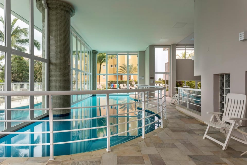 Pool view, Swimming pool, sunbed