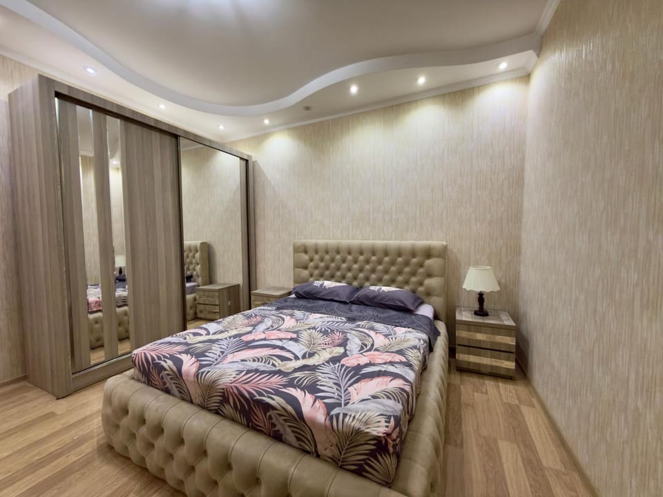 Bed, Photo of the whole room, Seating area, Bedroom, wardrobe